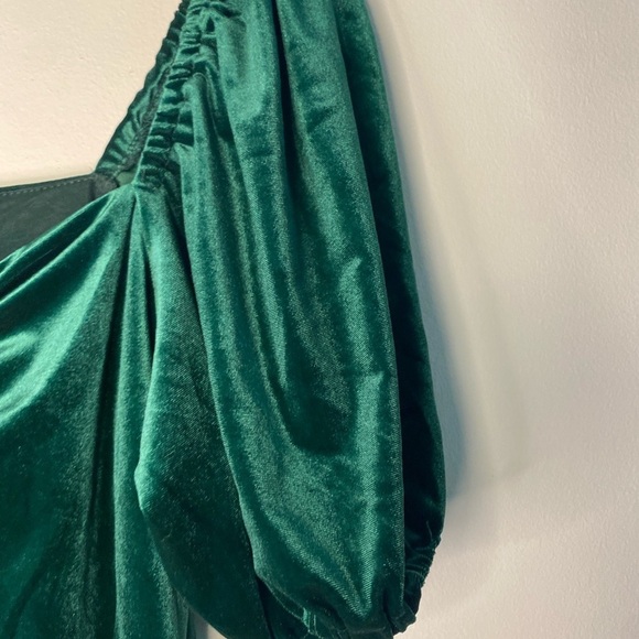 NWT Rachel Zoe Green Holiday Velvet Off The Shoulder Fancy Shirt Size XS - Picture 3 of 13